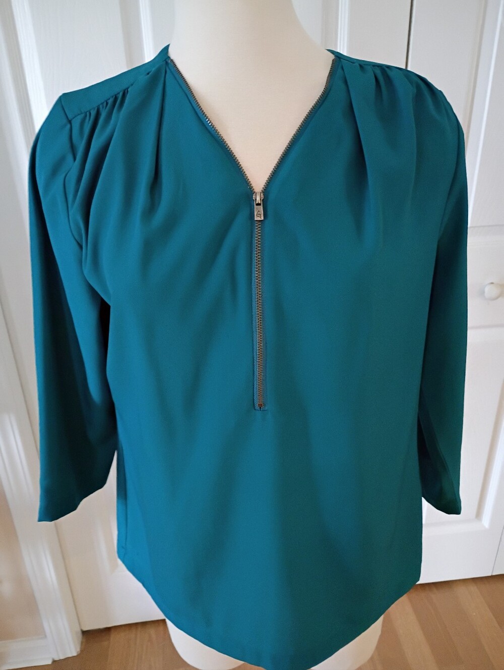 G by Giuliani Teal Zip-Neck Women's Blouse - M